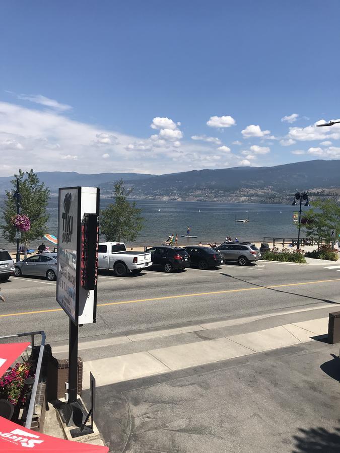 Tiki Shores Inn & Suites Penticton Exterior photo